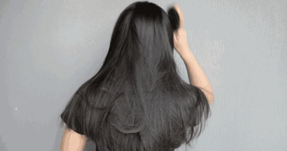 儷真護發(fā)知識：上了年紀(jì)會掉發(fā)，原因不只一種？
